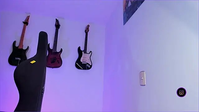 Elle online show from 03.03.25