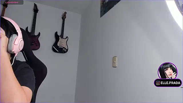 Elle online show from 03.18.25