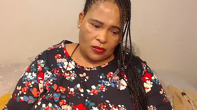 Snapshot of zandile chatting on 03.12.25 zandile online show from 03.12.25