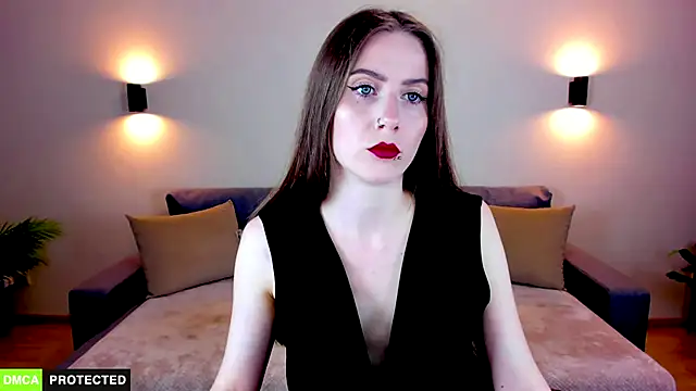 TheWoman   online show from 09.23.25