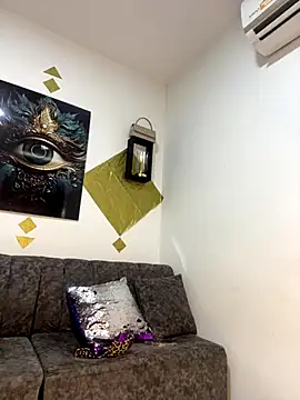 Shantal Lovee online show from 11.23.25