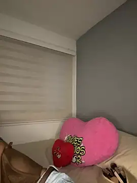 Snapshot of Sammy_pink chatting on 05.17.26 Sammy pink online show from 05.17.26