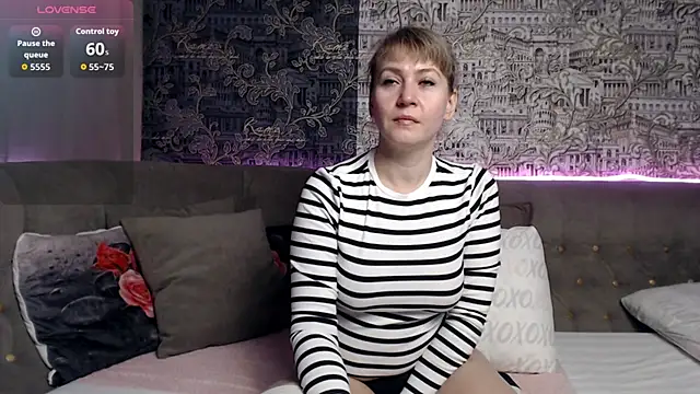 Snapshot of mandy_foxxx chatting on 11.07.25 mandy foxxx online show from 11.07.25