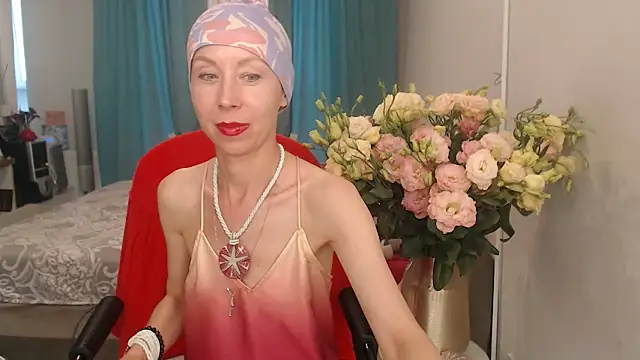 LuxuryNika online show from 07.18.26
