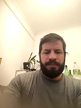 Snapshot of juanci_to chatting on 10.15.25 juanci to online show from 10.15.25