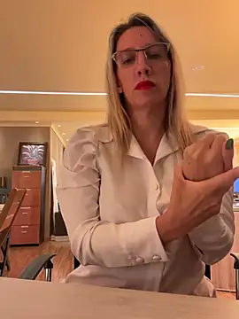 Gatitacarlita online show from 02.14.25