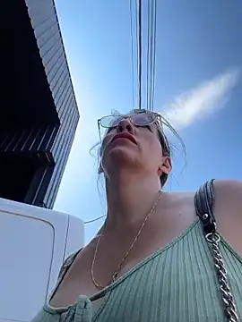 Gatitacarlita online show from 03.28.26