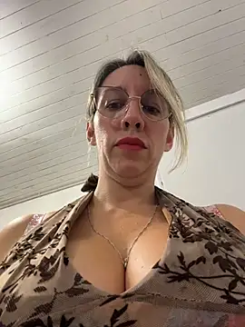 Snapshot of Gatitacarlita chatting on 04.30.26 Gatitacarlita online show from 04.30.26
