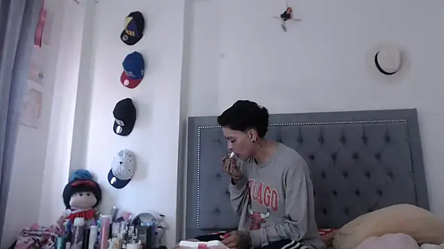 dulce maria x online show from 10.09.25