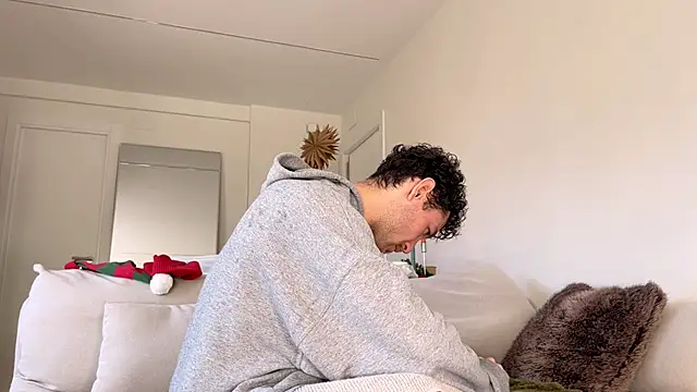 Snapshot of Harry_Jen chatting on 12.30.24 Harry Jen online show from 12.30.24