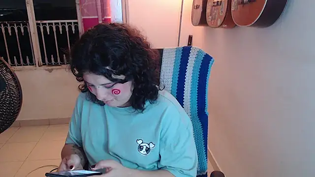 Snapshot of Smoke_trip_Alicia chatting on 10.11.25 Smoke trip Alicia online show from 10.11.25