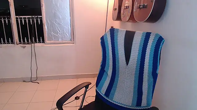 Snapshot of Smoke_trip_Alicia chatting on 10.23.25 Smoke trip Alicia online show from 10.23.25
