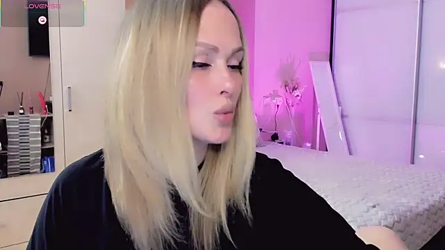 Snapshot of Libby_Nora chatting on 05.09.26 Libby Nora online show from 05.09.26