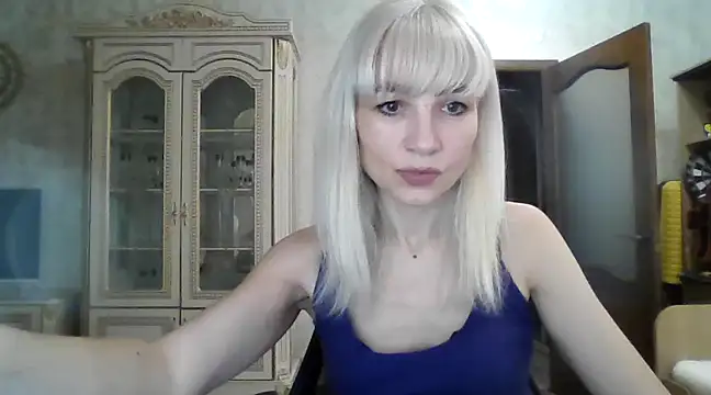 Snapshot of BarbaraKim chatting on 12.20.24 BarbaraKim online show from 12.20.24