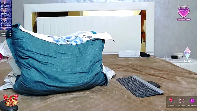 FlirtDeea online show from 11.22.25