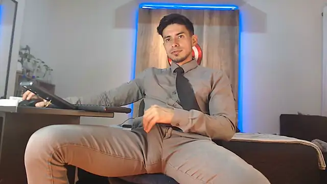 Andrew 4  online show from 11.05.25