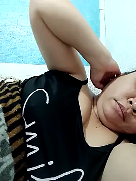 XXLorie 02 online show from 10.23.25