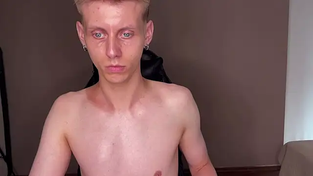 Snapshot of vladdymeow chatting on 12.24.24 vladdymeow online show from 12.24.24