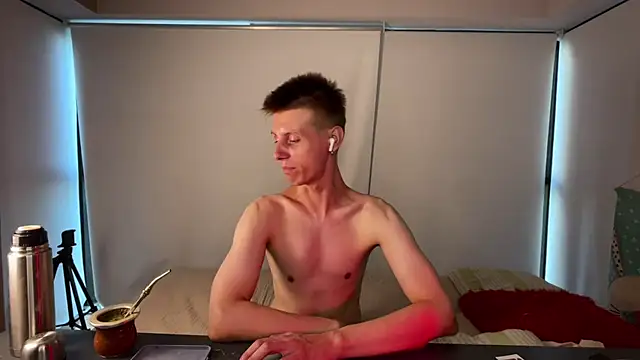 Snapshot of vladdymeow chatting on 01.16.25 vladdymeow online show from 01.16.25