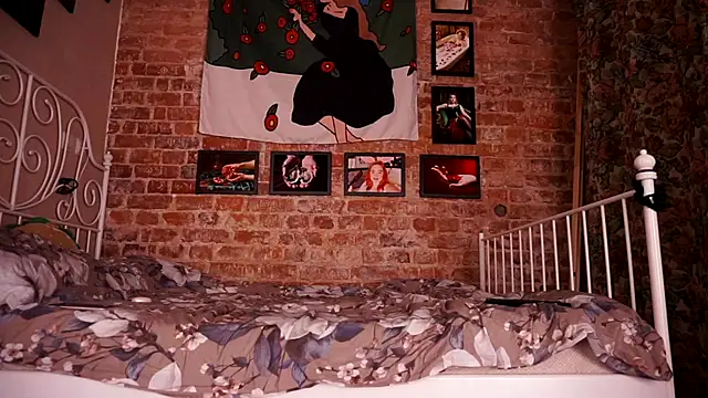 Evelively online show from 10.24.25