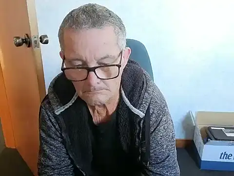 Snapshot of bigballnz chatting on 06.19.26 bigballnz online show from 06.19.26