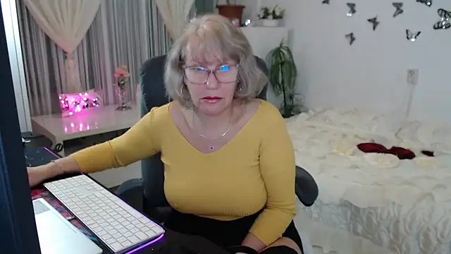 Ghertrude52 online show from 10.19.25