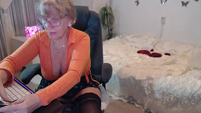 Ghertrude52 online show from 10.24.25