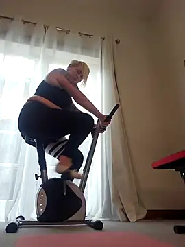 PinkTheHawk online show from 01.11.26