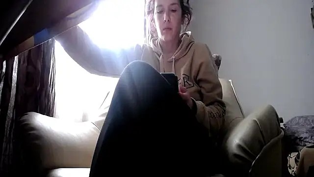 Snapshot of SexxyLety chatting on 04.18.26 SexxyLety online show from 04.18.26