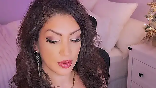 Wonderful Woman online show from 12.19.25