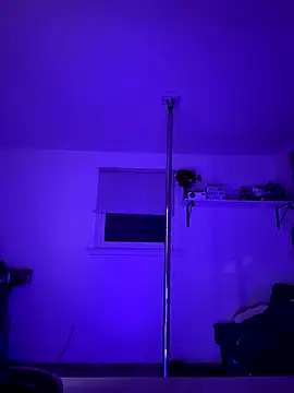 Snapshot of RosexxGoldxx chatting on 11.11.25 RosexxGoldxx online show from 11.11.25