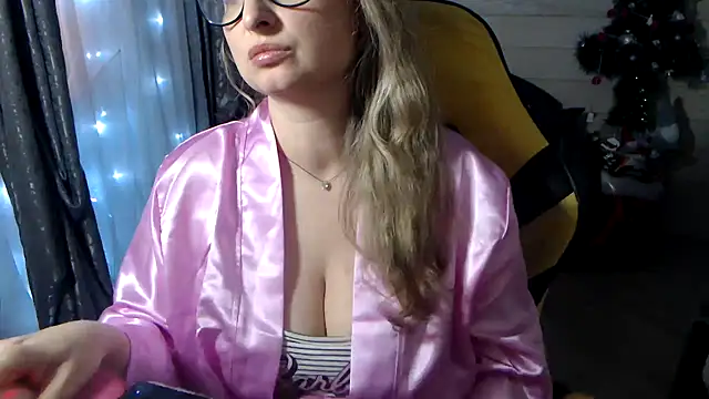 Snapshot of RubiLakros chatting on 01.10.25 RubiLakros online show from 01.10.25