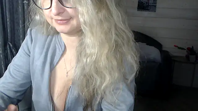 RubiLakros online show from 11.06.25