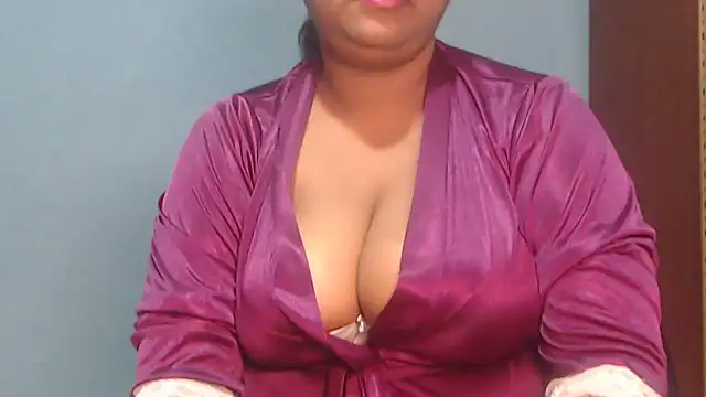 Snapshot of naughtyboobs38dd chatting on 06.18.26 naughtyboobs38dd online show from 06.18.26