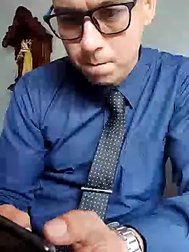 Snapshot of Business_dickkk chatting on 12.30.24 Business dickkk online show from 12.30.24