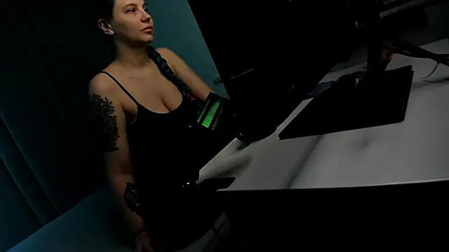 Snapshot of JuliaBusty chatting on 01.10.26 JuliaBusty online show from 01.10.26