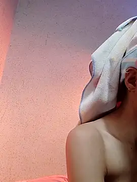 QueenSoreal online show from 02.16.25