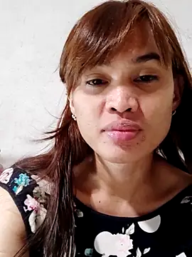 QueenSoreal online show from 09.08.25