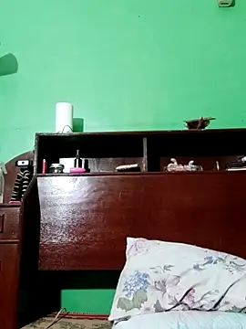 QueenSoreal online show from 09.27.25