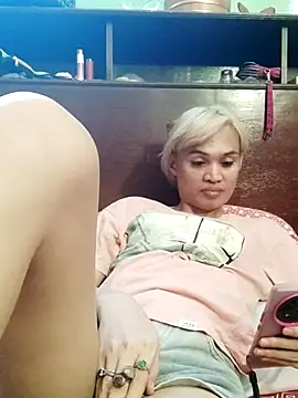 Snapshot of QueenSoreal chatting on 06.23.26 QueenSoreal online show from 06.23.26