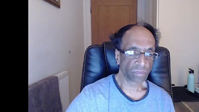 Snapshot of rauncher1 chatting on 04.04.26 rauncher1 online show from 04.04.26