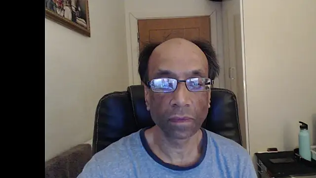 Snapshot of rauncher1 chatting on 04.05.26 rauncher1 online show from 04.05.26