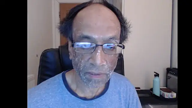 Snapshot of rauncher1 chatting on 04.11.26 rauncher1 online show from 04.11.26