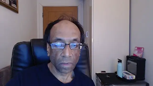 Snapshot of rauncher1 chatting on 04.23.26 rauncher1 online show from 04.23.26