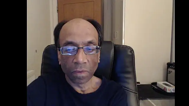 Snapshot of rauncher1 chatting on 04.28.26 rauncher1 online show from 04.28.26