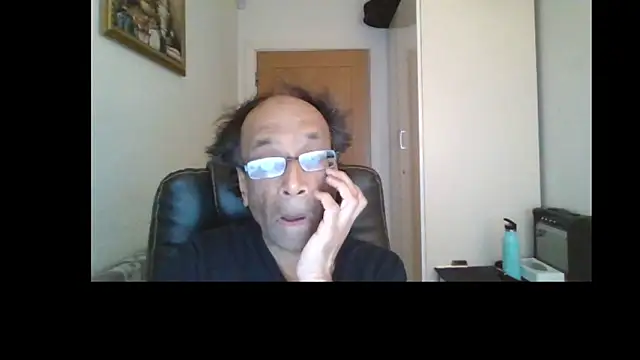 Snapshot of rauncher1 chatting on 05.09.26 rauncher1 online show from 05.09.26