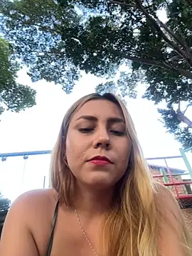 Snapshot of Brittanyrosexx chatting on 10.15.25 Brittanyrosexx online show from 10.15.25