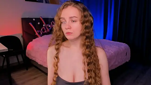 SweetMilkis online show from 02.08.25