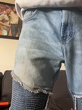 Snapshot of cumgitsumdic chatting on 01.25.25 cumgitsumdic online show from 01.25.25