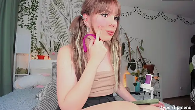 Snapshot of sierra_diamond chatting on 01.25.25 sierra diamond online show from 01.25.25